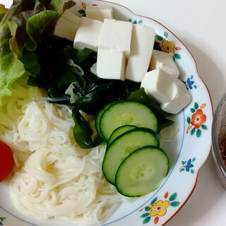 豆腐サラダで冷やし素麺